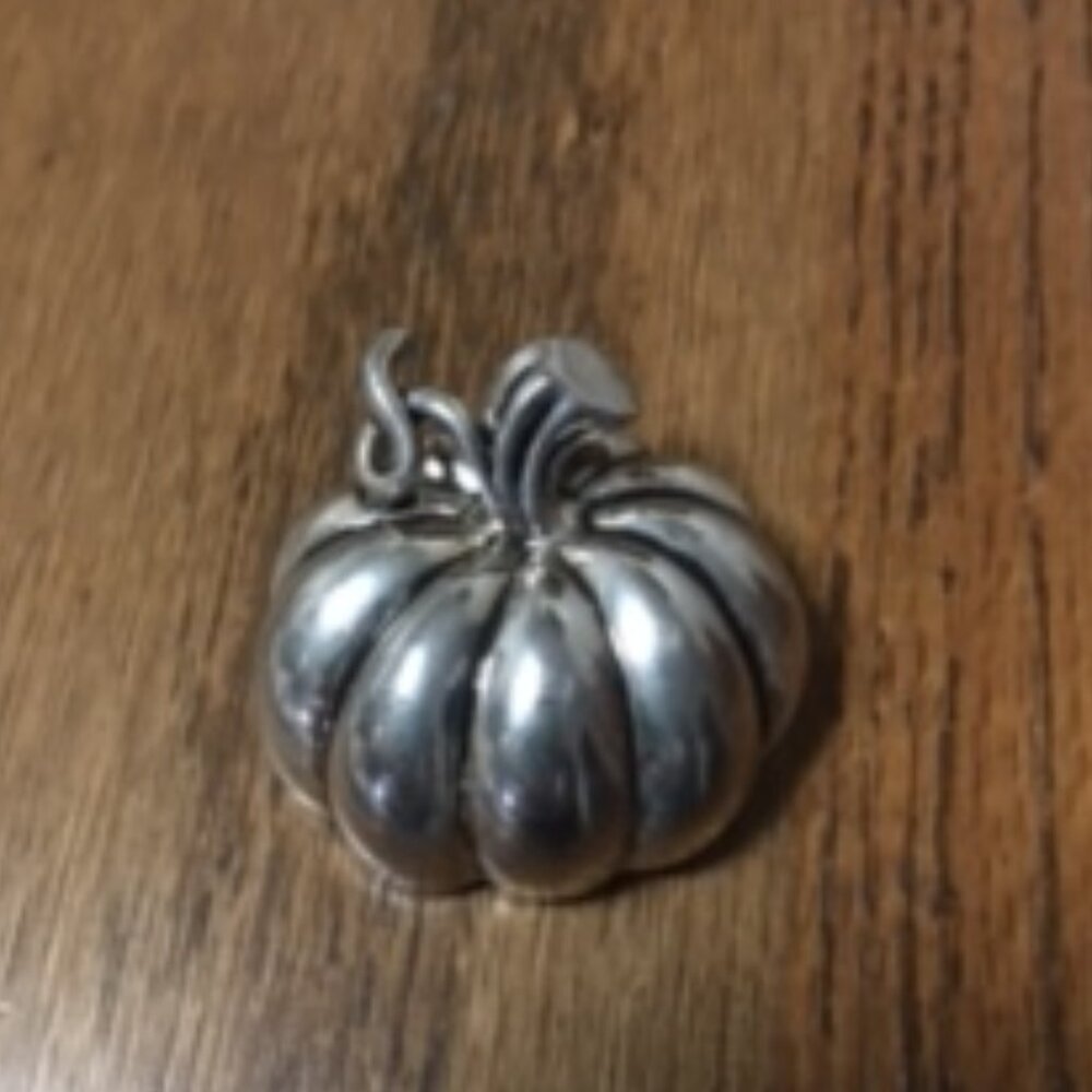 Vintage "Best" Silver Tone Pumpkin Brooch/Pendant